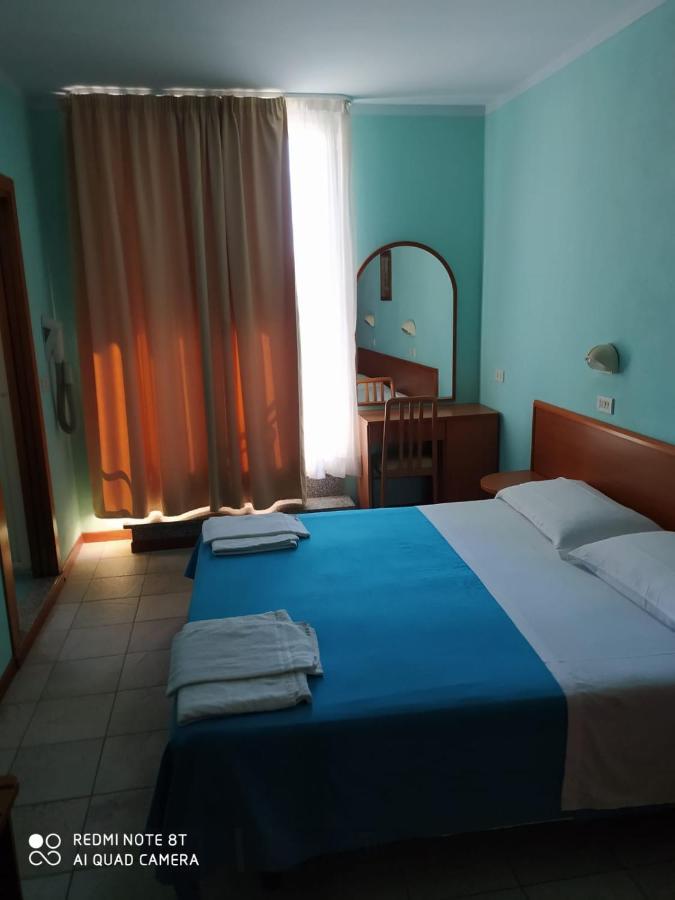 Hotel Blue Moon Rimini Exteriér fotografie