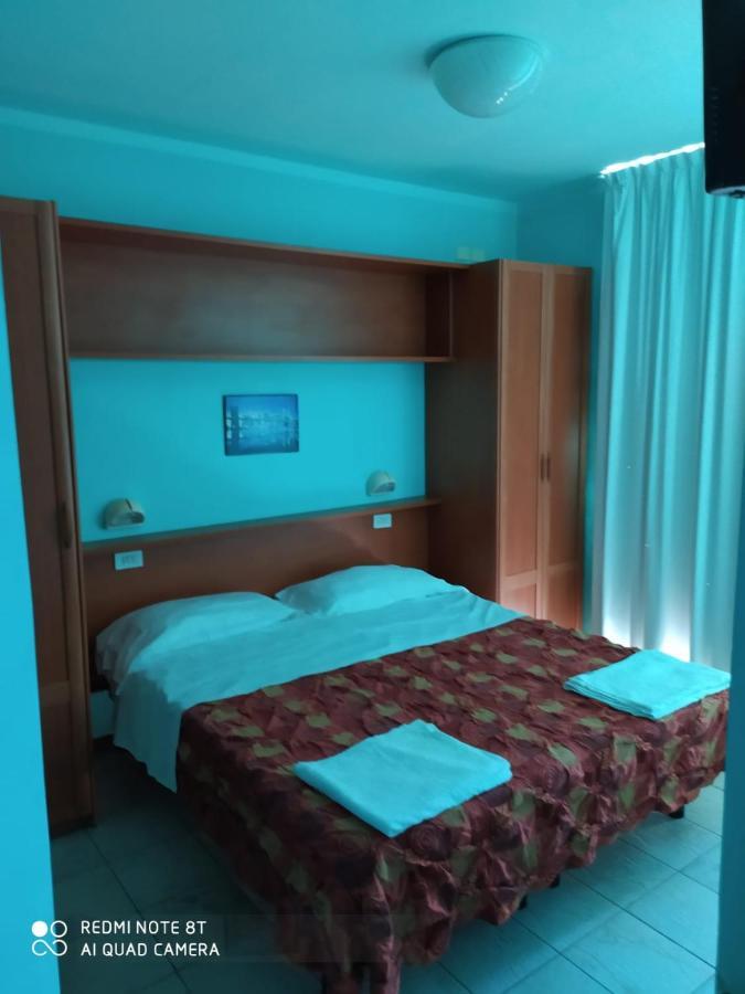 Hotel Blue Moon Rimini Exteriér fotografie
