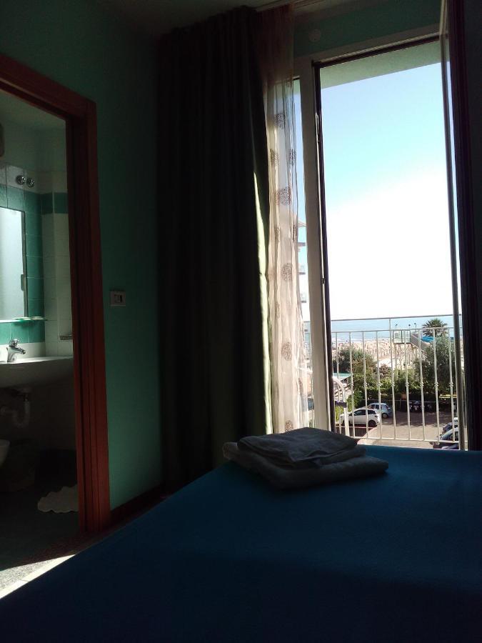 Hotel Blue Moon Rimini Exteriér fotografie