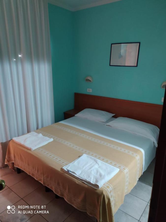 Hotel Blue Moon Rimini Exteriér fotografie