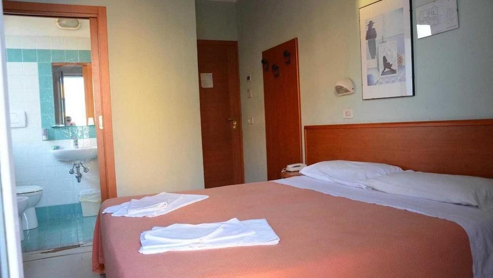 Hotel Blue Moon Rimini Exteriér fotografie