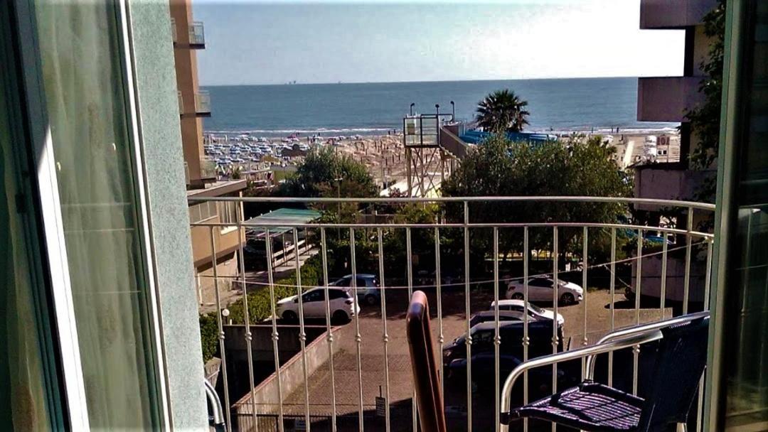 Hotel Blue Moon Rimini Exteriér fotografie