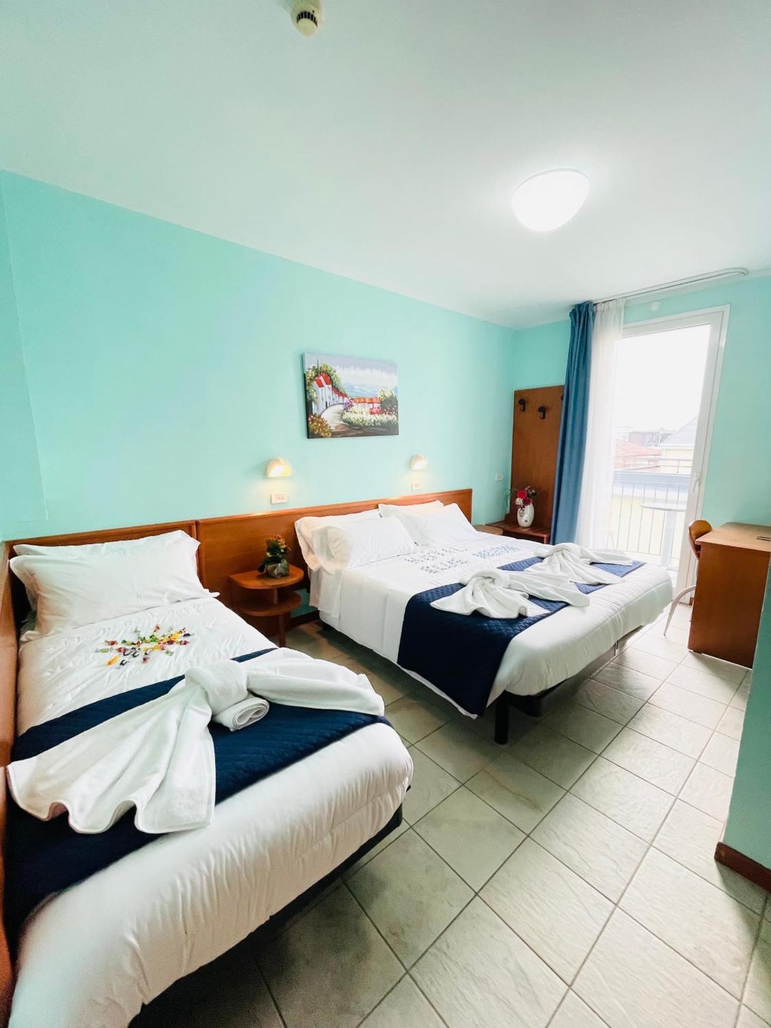 Hotel Blue Moon Rimini Exteriér fotografie