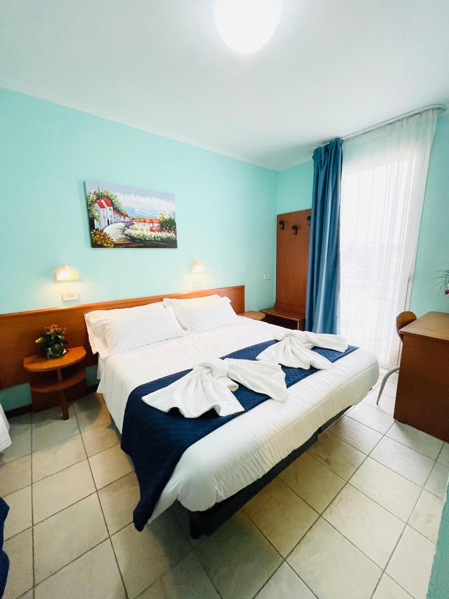 Hotel Blue Moon Rimini Exteriér fotografie