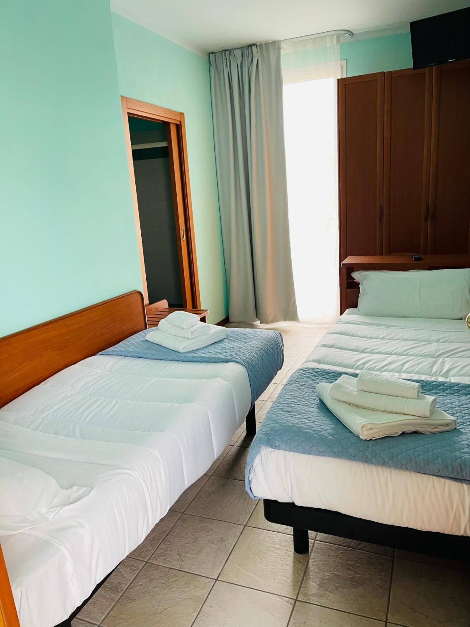 Hotel Blue Moon Rimini Exteriér fotografie