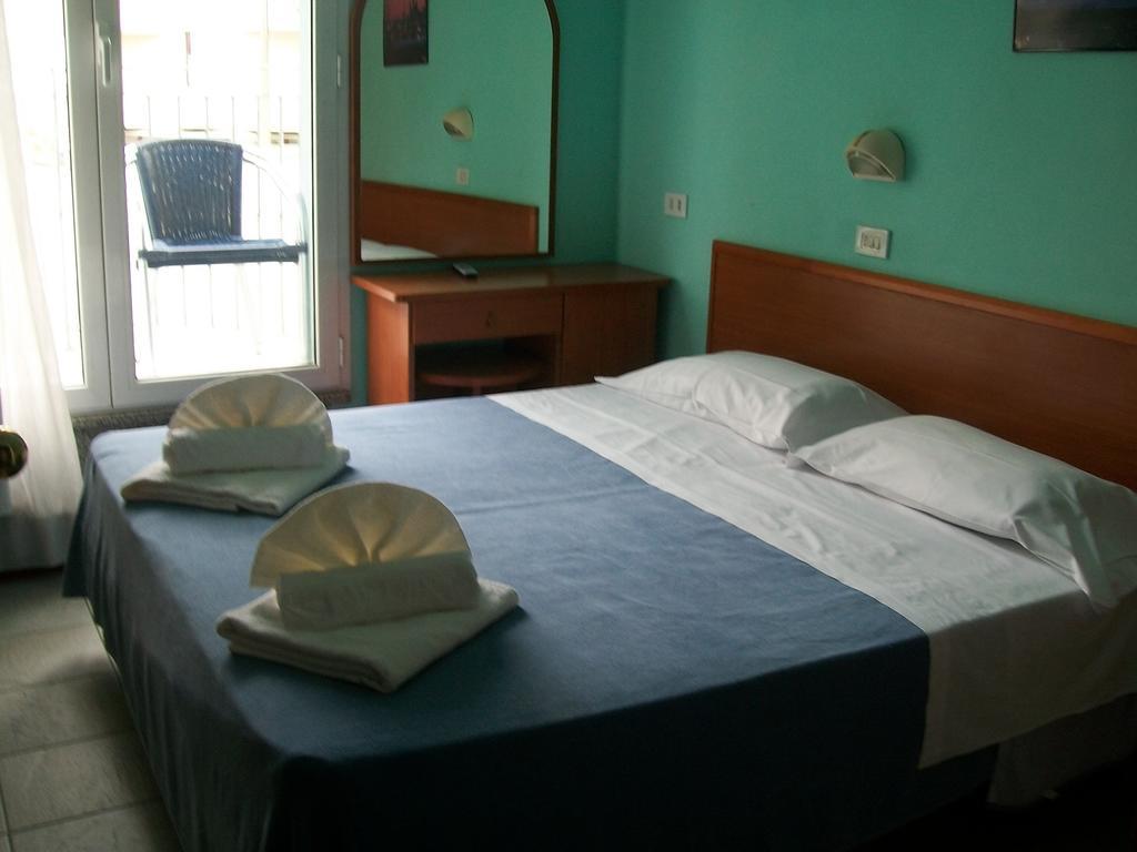 Hotel Blue Moon Rimini Exteriér fotografie