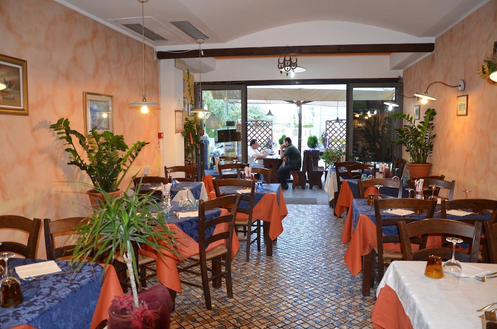 Hotel Blue Moon Rimini Exteriér fotografie